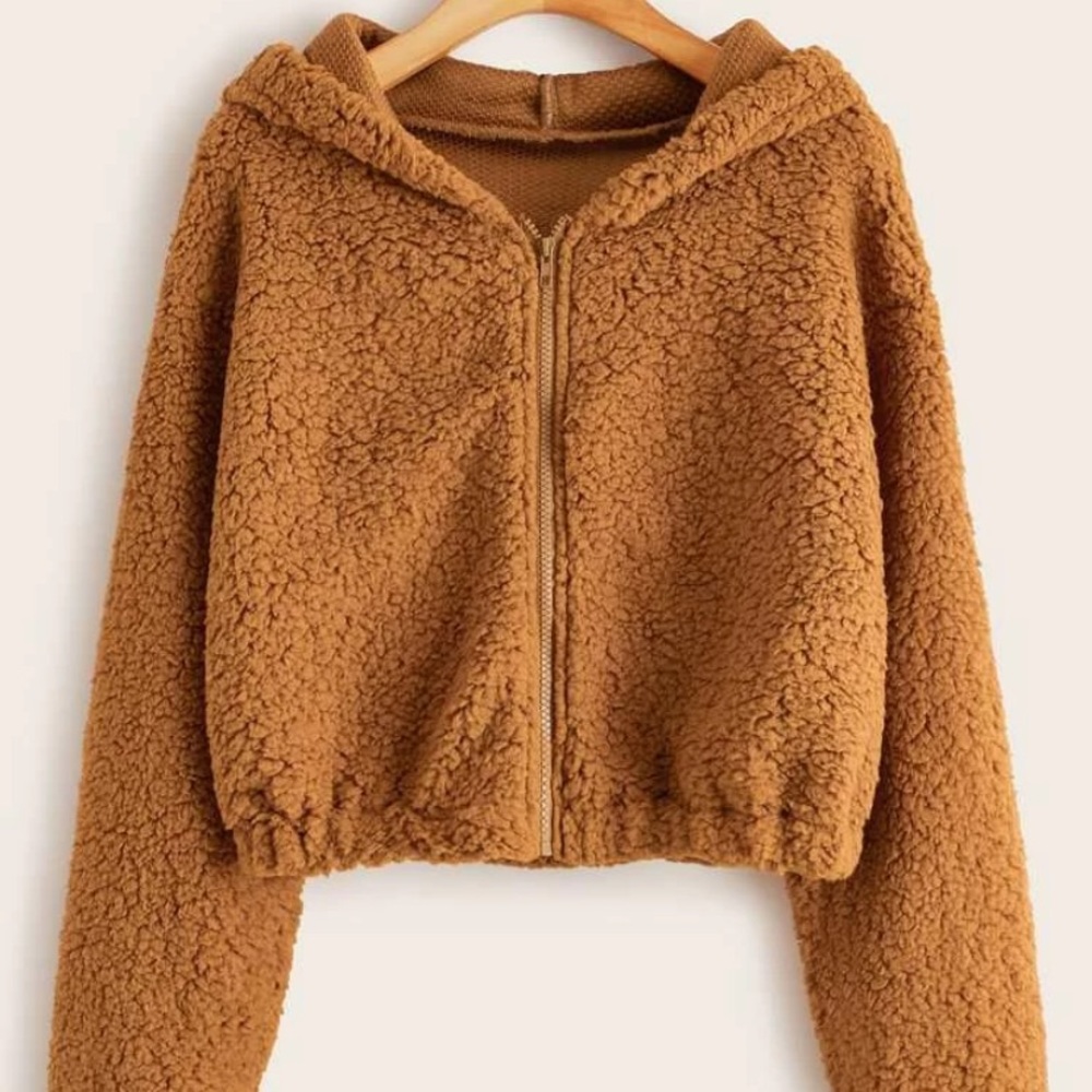 Cropped fluffy zip up